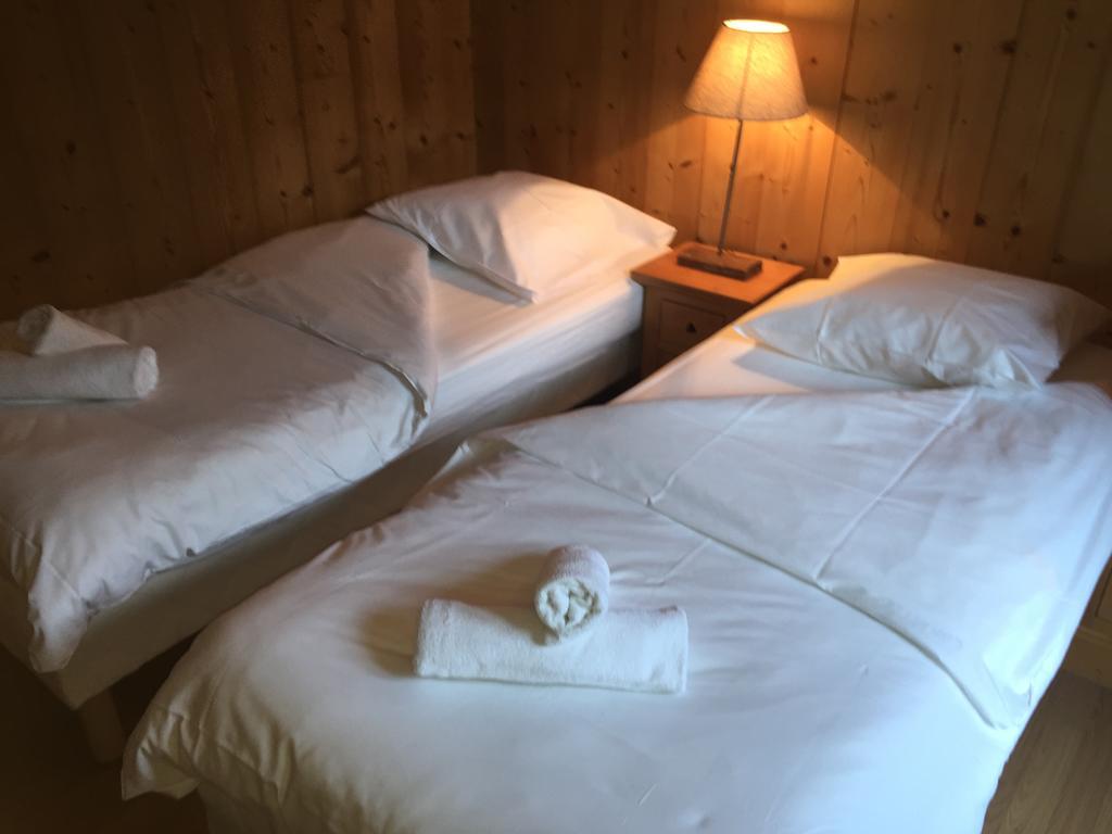 Hotel Les Combelles Chatel Ngoại thất bức ảnh
