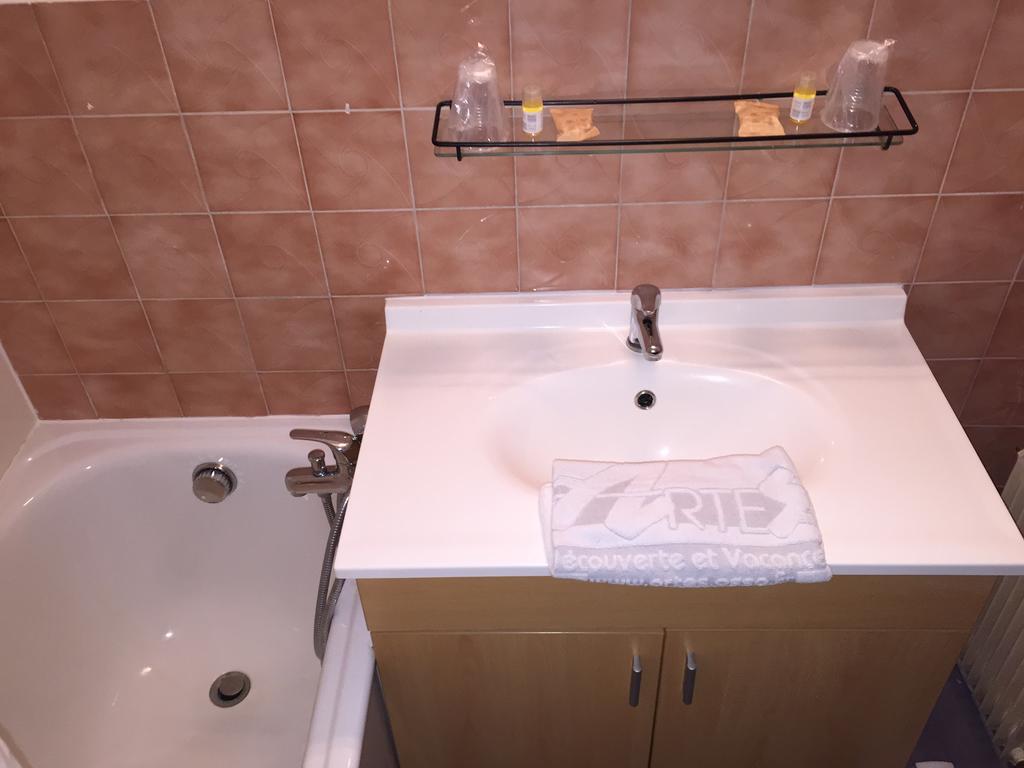 Hotel Les Combelles Chatel Ngoại thất bức ảnh