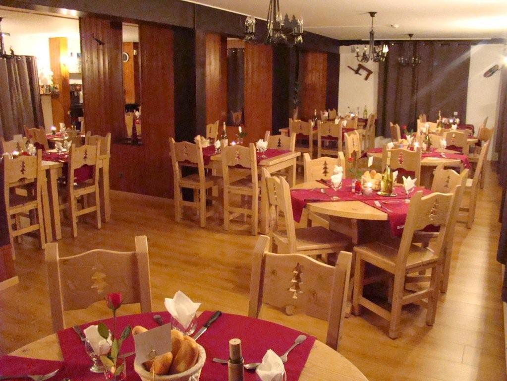 Hotel Les Combelles Chatel Ngoại thất bức ảnh