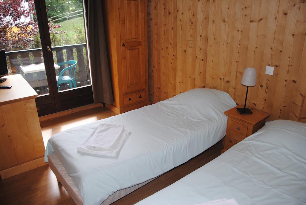 Hotel Les Combelles Chatel Phòng bức ảnh