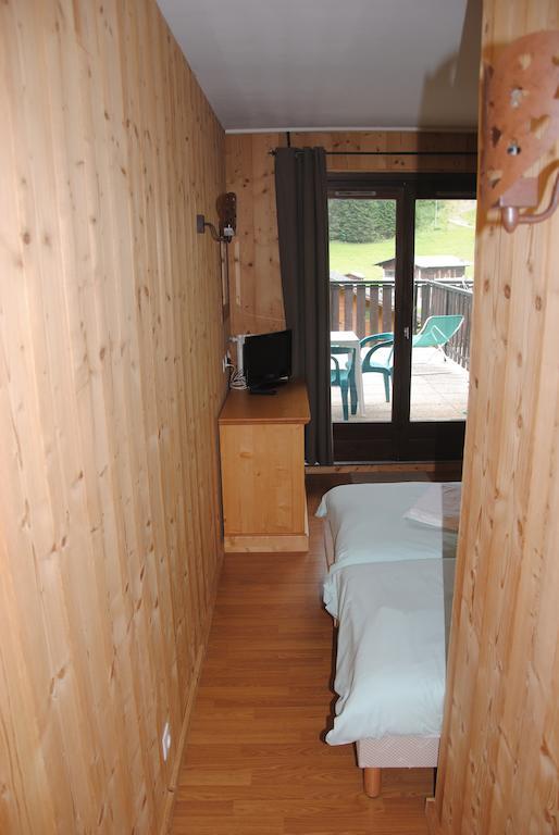 Hotel Les Combelles Chatel Ngoại thất bức ảnh