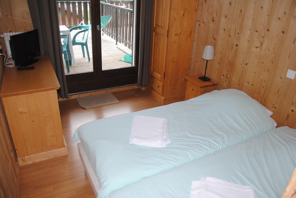 Hotel Les Combelles Chatel Phòng bức ảnh