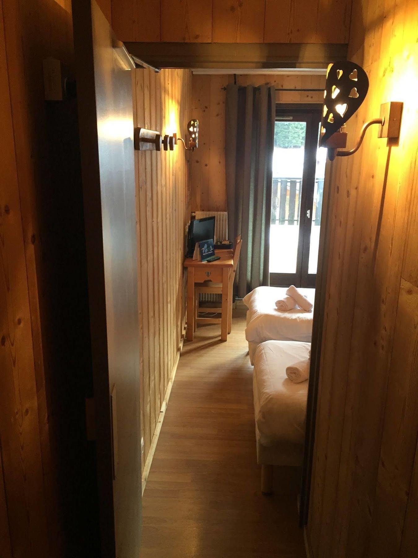 Hotel Les Combelles Chatel Ngoại thất bức ảnh