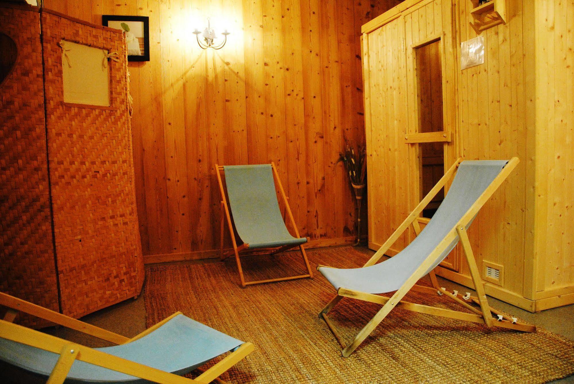 Hotel Les Combelles Chatel Ngoại thất bức ảnh
