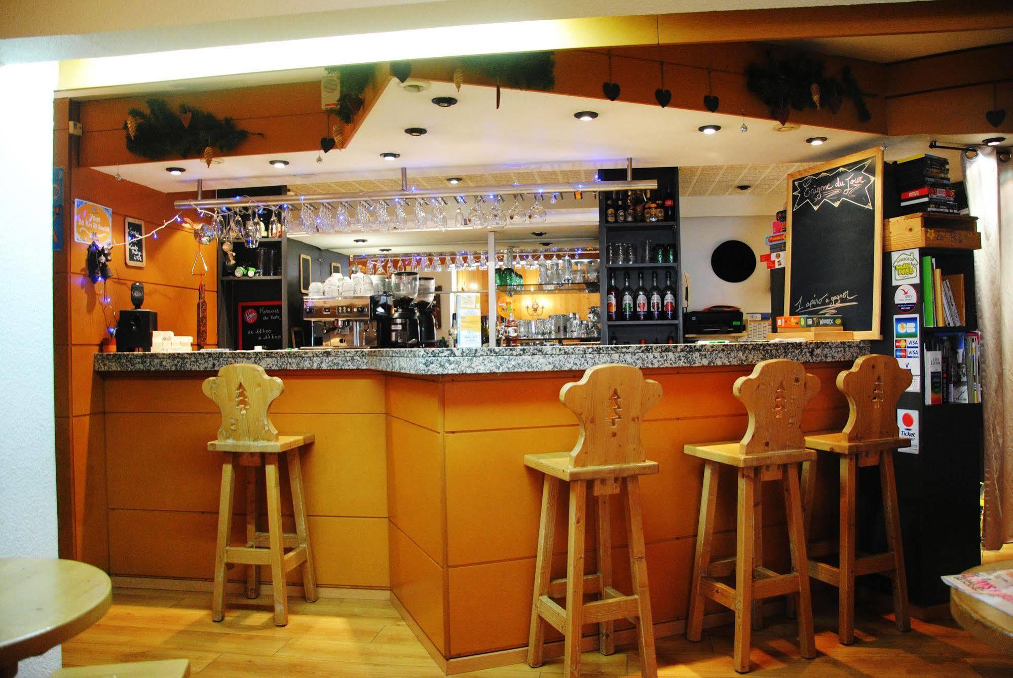 Hotel Les Combelles Chatel Ngoại thất bức ảnh