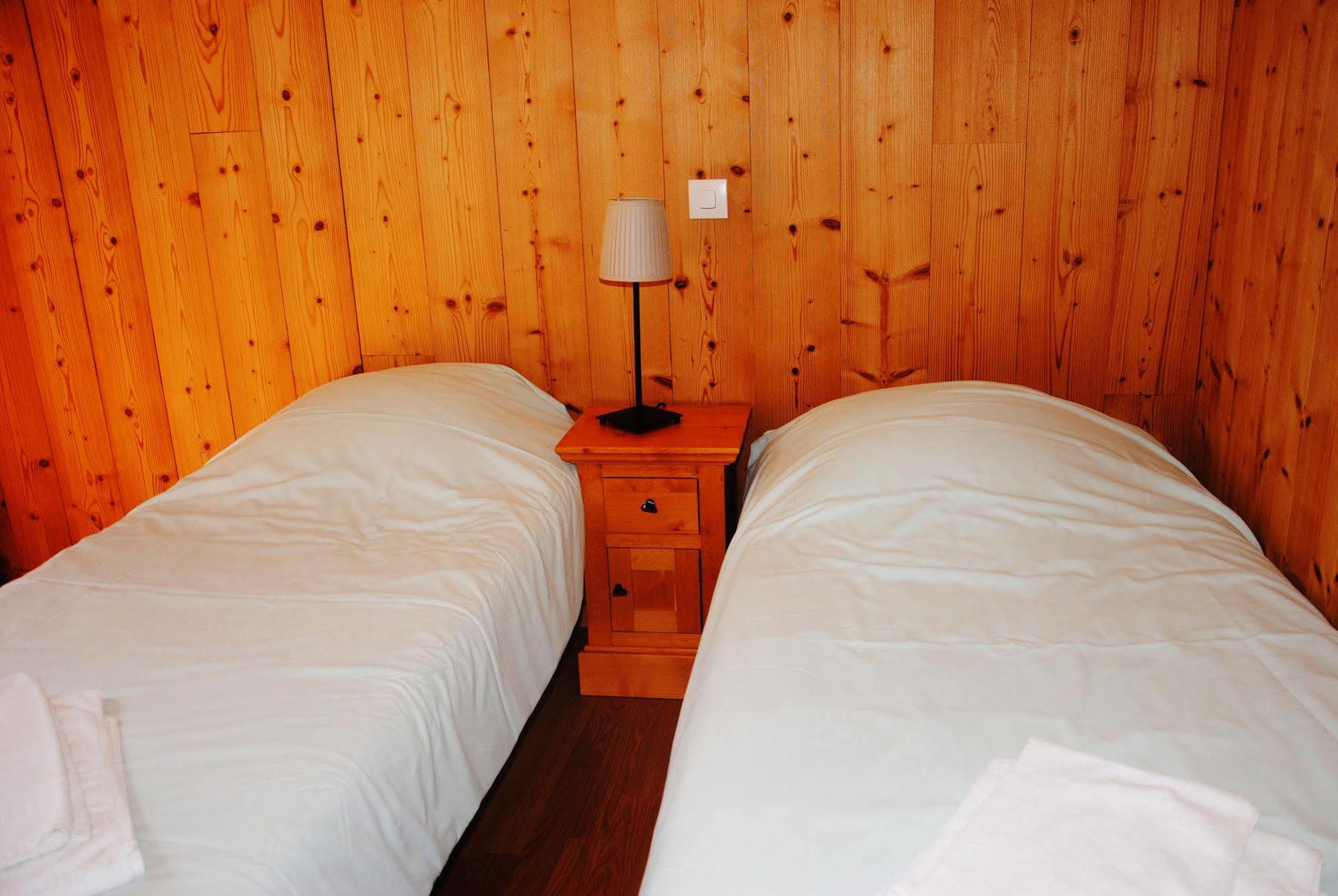 Hotel Les Combelles Chatel Ngoại thất bức ảnh
